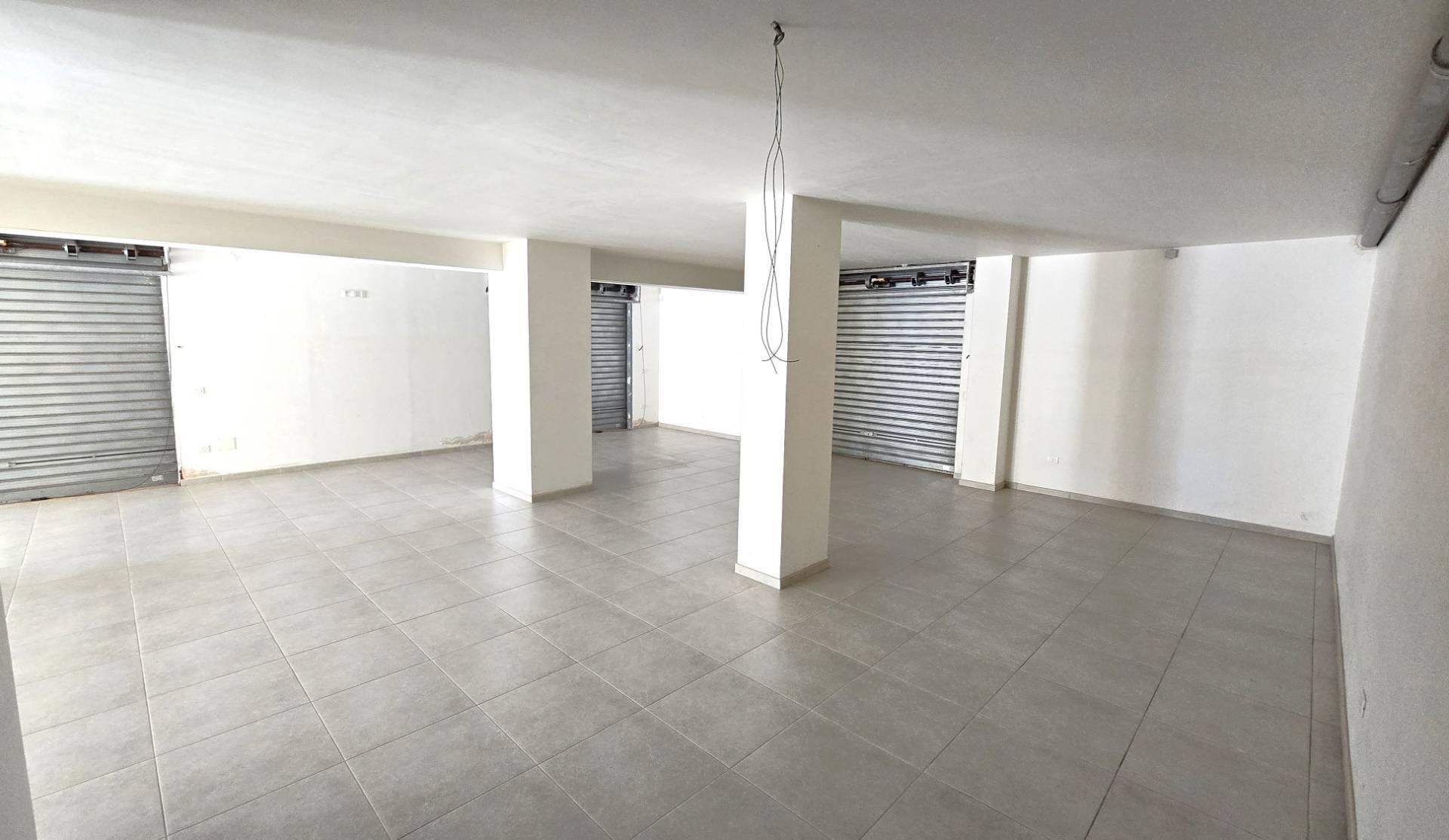 Locale commerciale in affitto a Bari