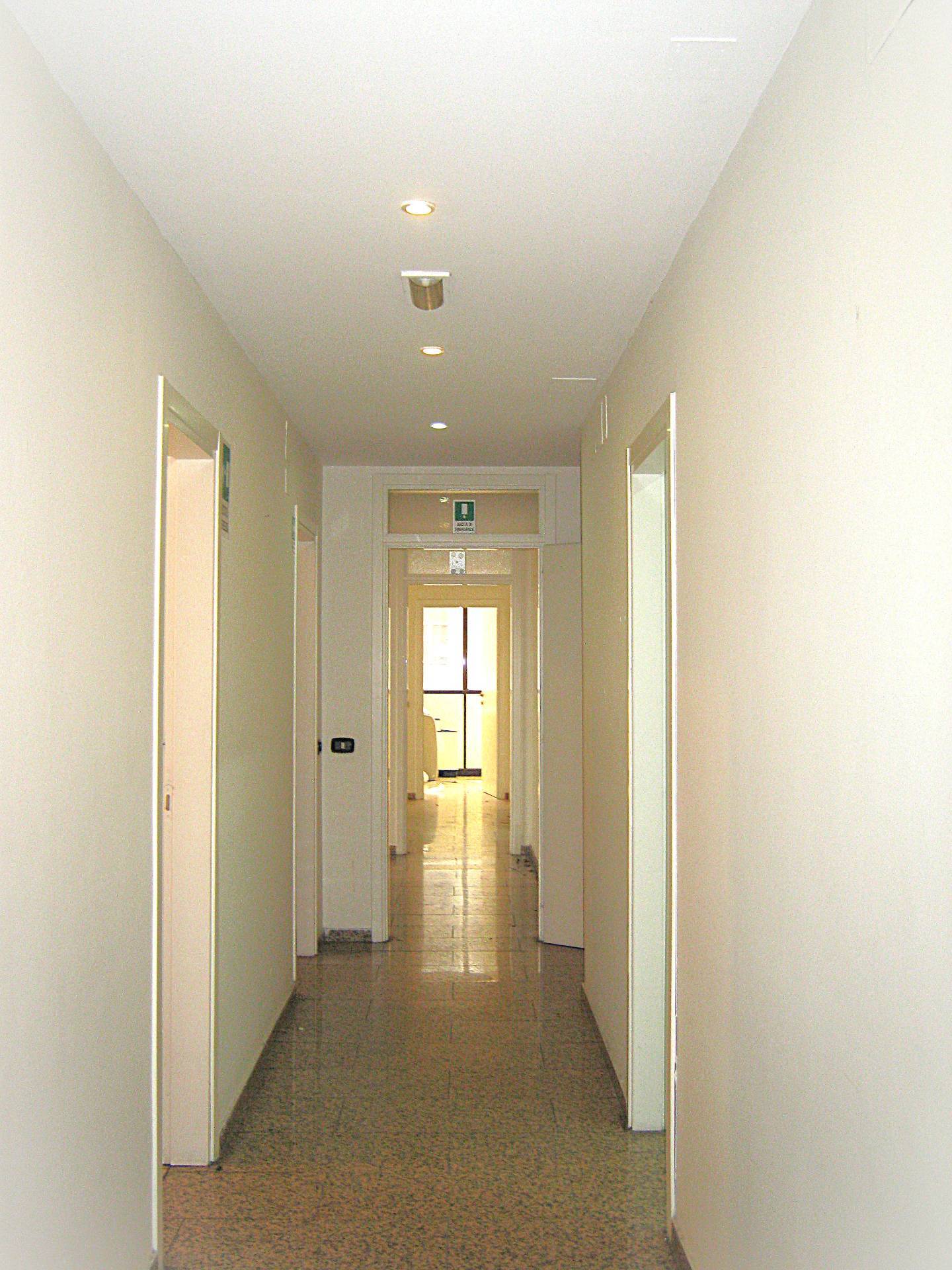 Studio/Ufficio in vendita a Bari, Carrassi