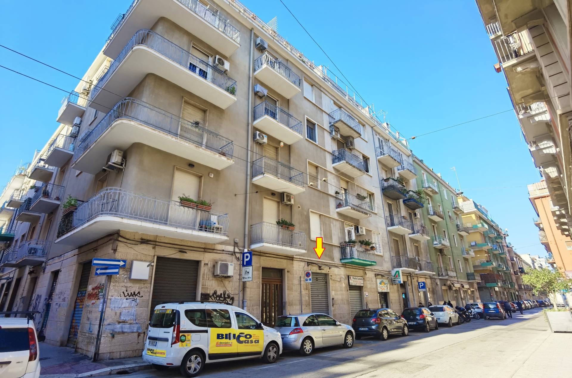 Locale commerciale in vendita a Bari