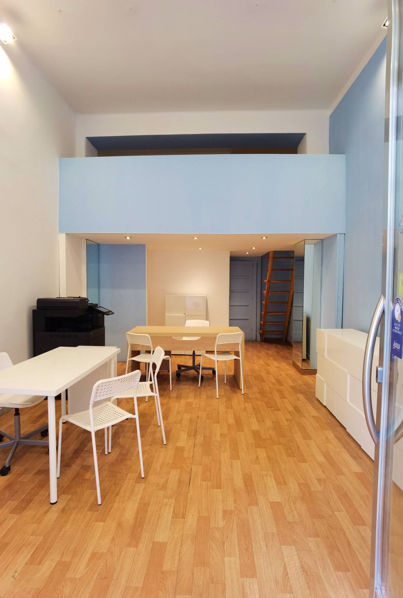 Locale commerciale in vendita a Bari