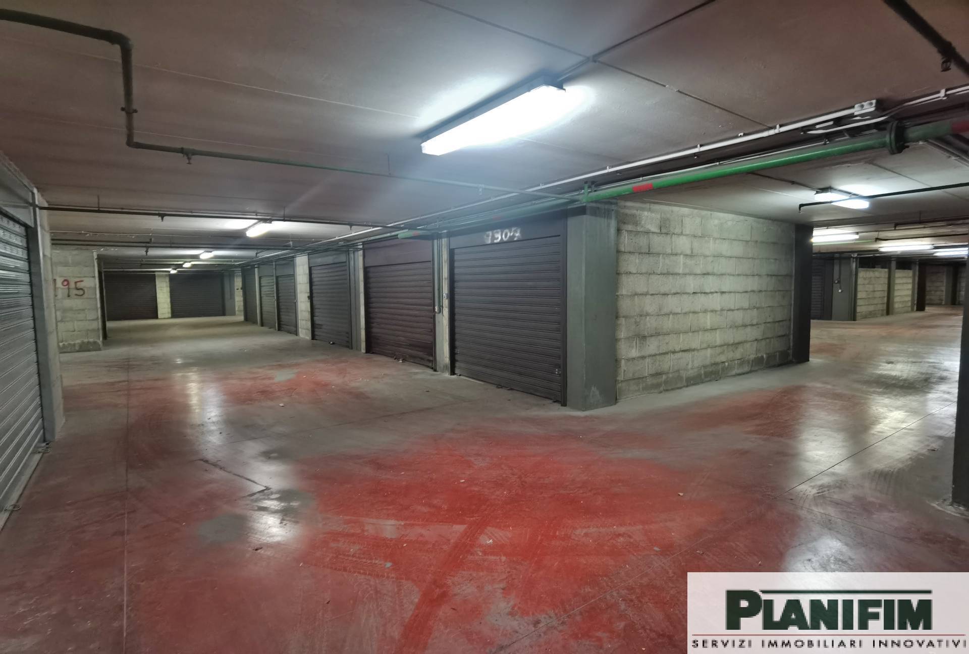 Box o garage in vendita a Bari, S. Pasquale