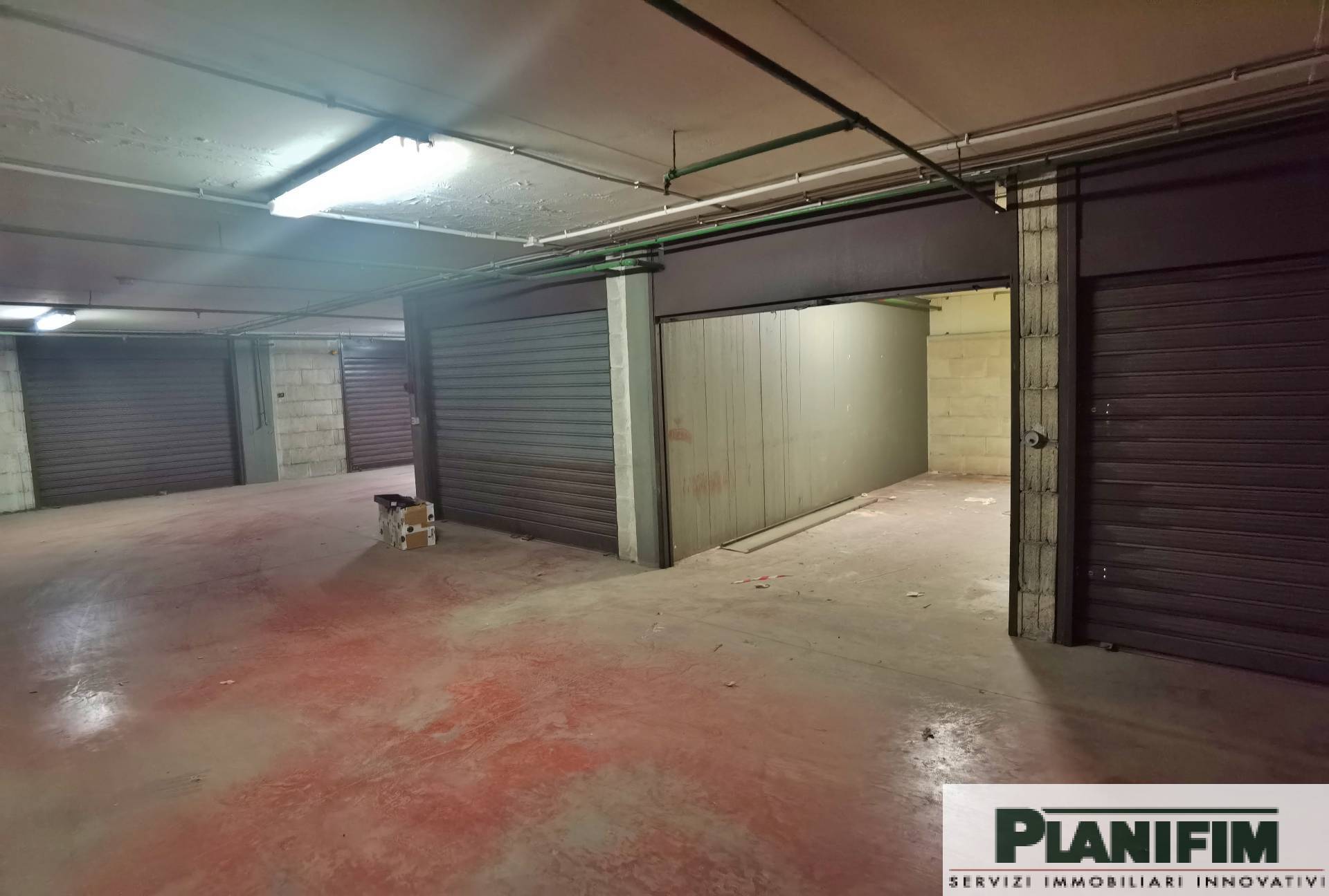 Box o garage in vendita a Bari, S. Pasquale