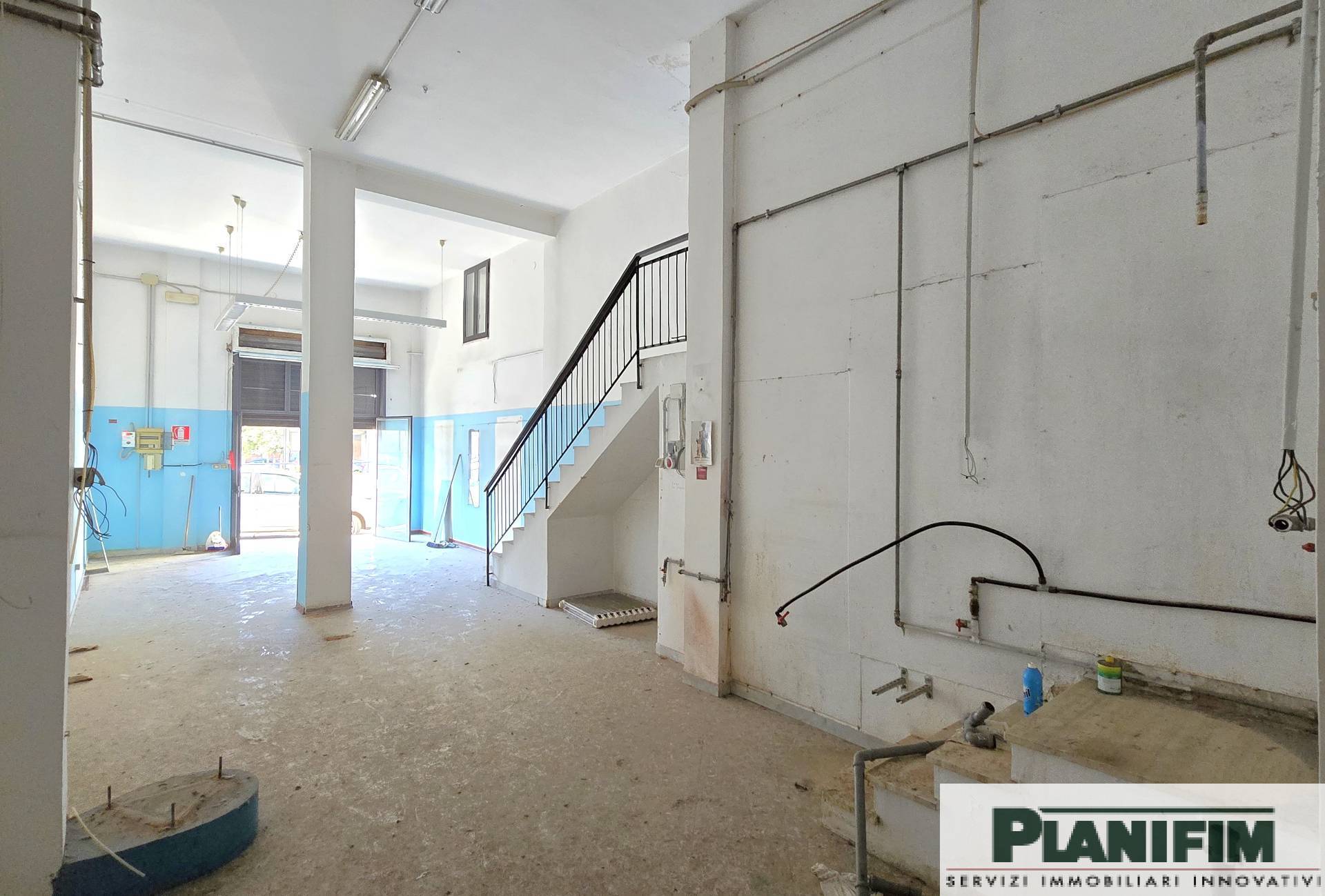 Locale commerciale in affitto a Capurso