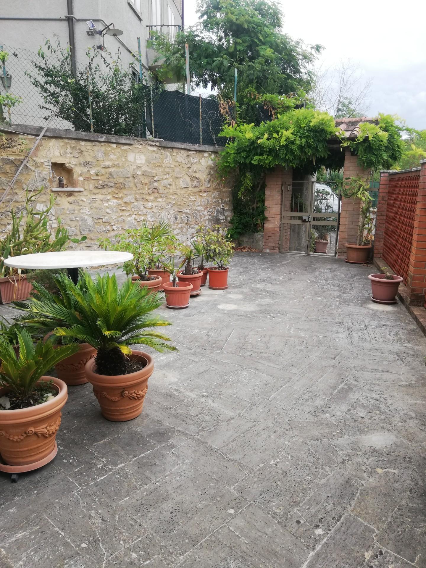 Casa indipendente con terrazzi, Siena s. prospero