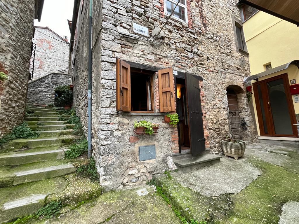 Appartamento in vendita a Castell'Azzara