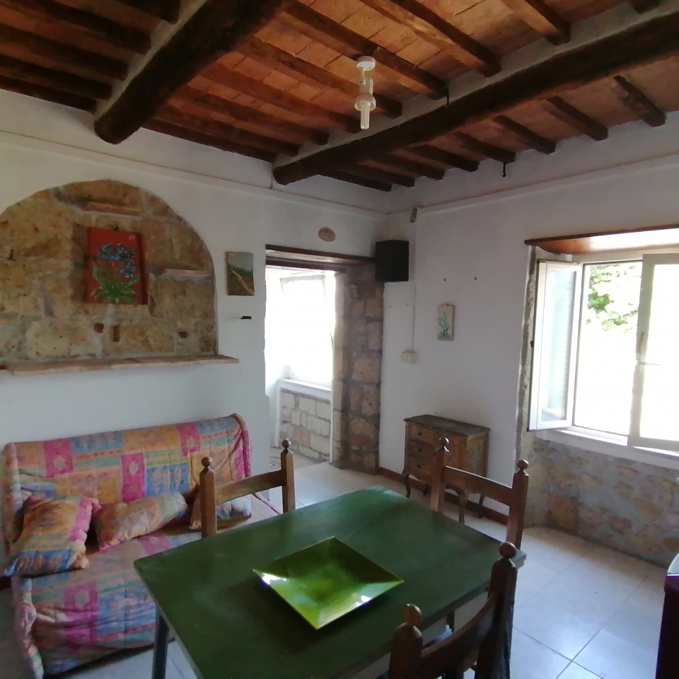 Casa indipendente in vendita a Sorano