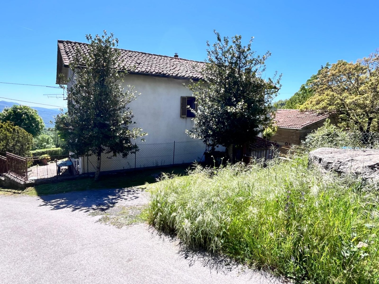 Rustico con giardino a Semproniano