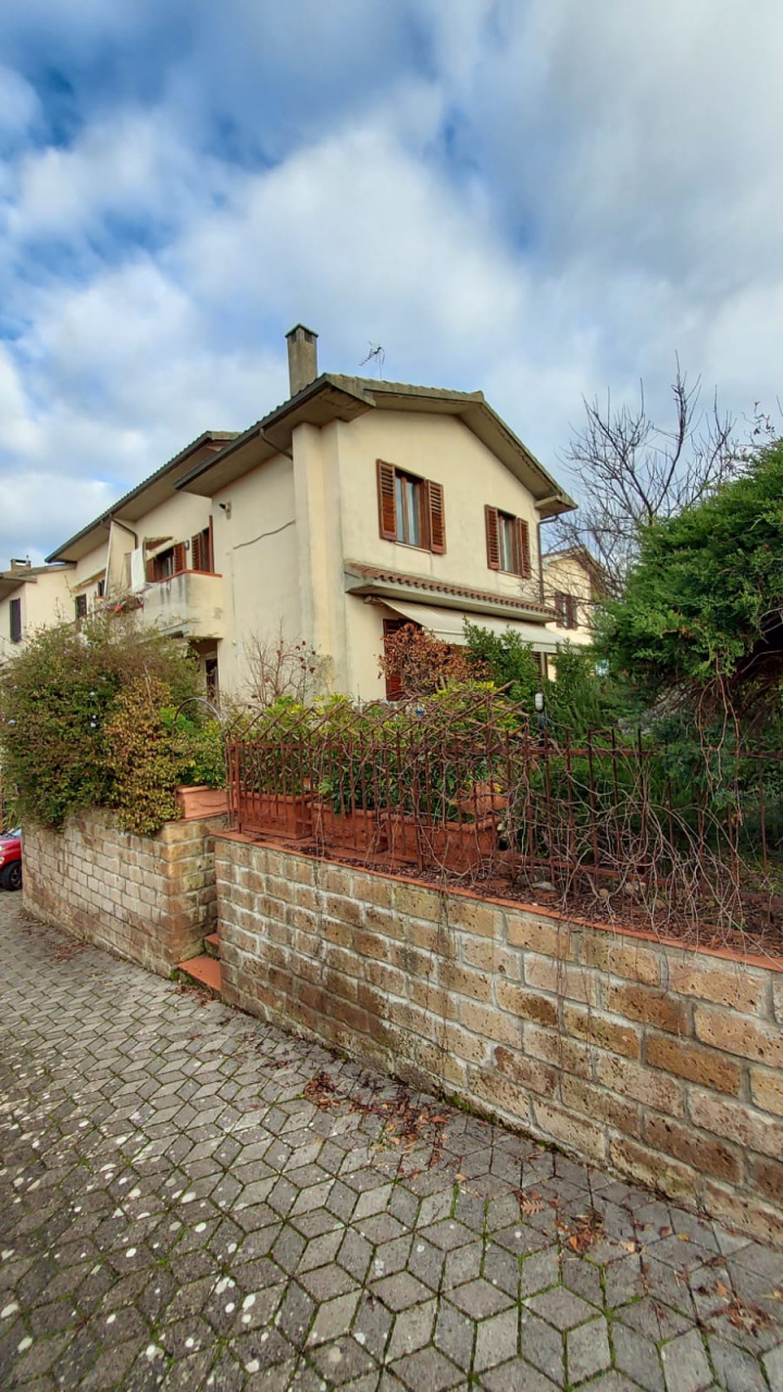 Appartamento con giardino a Pitigliano