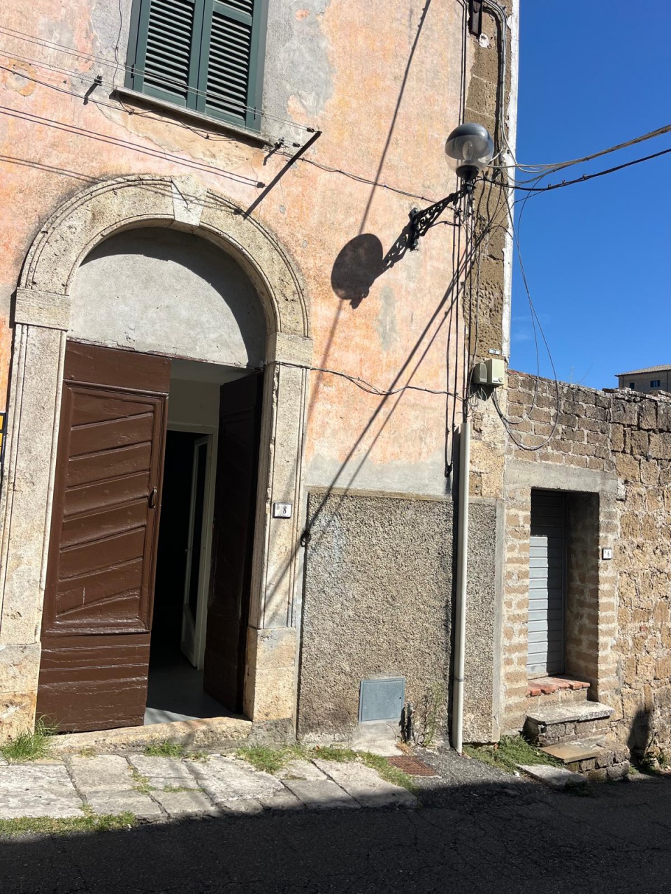 Locale commerciale in affitto a Sorano