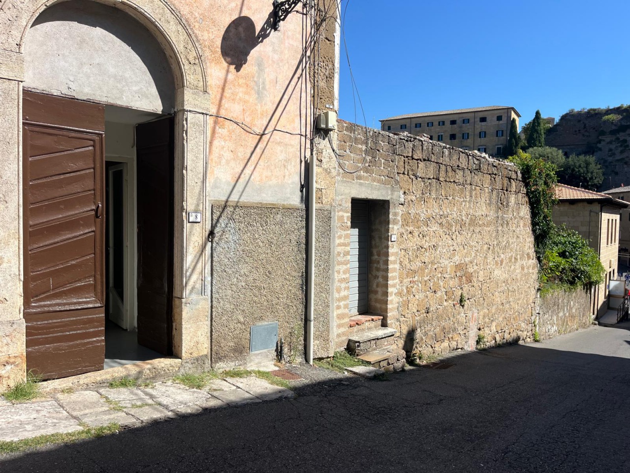 Locale commerciale in affitto a Sorano