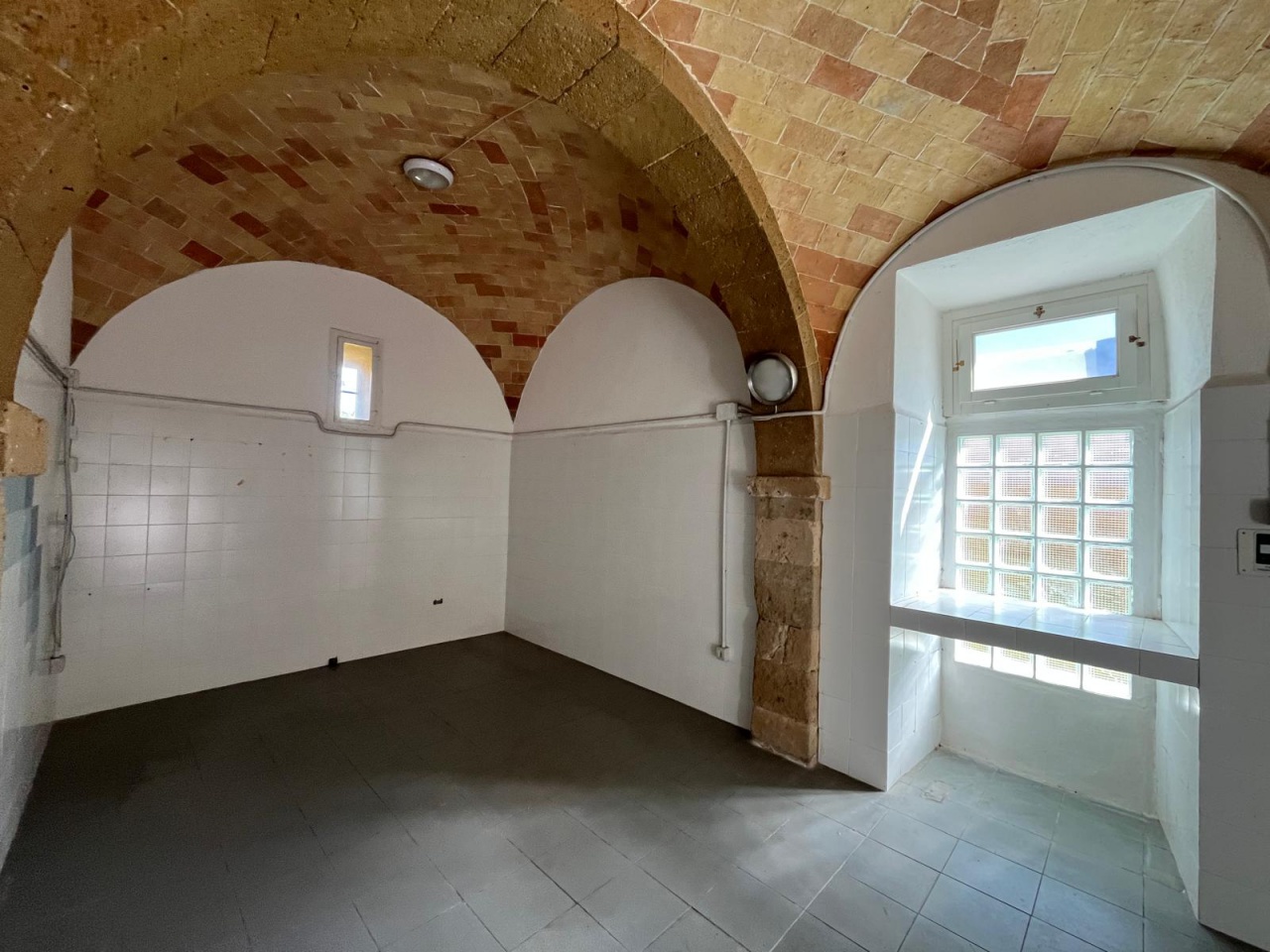 Locale commerciale in affitto a Sorano