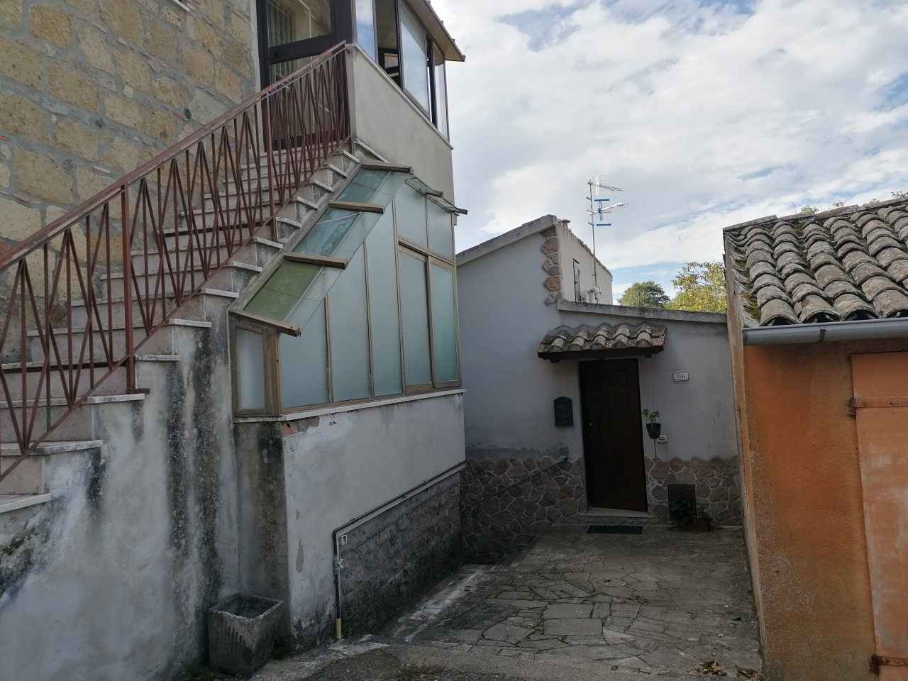 Trilocale arredato in affitto a Pitigliano