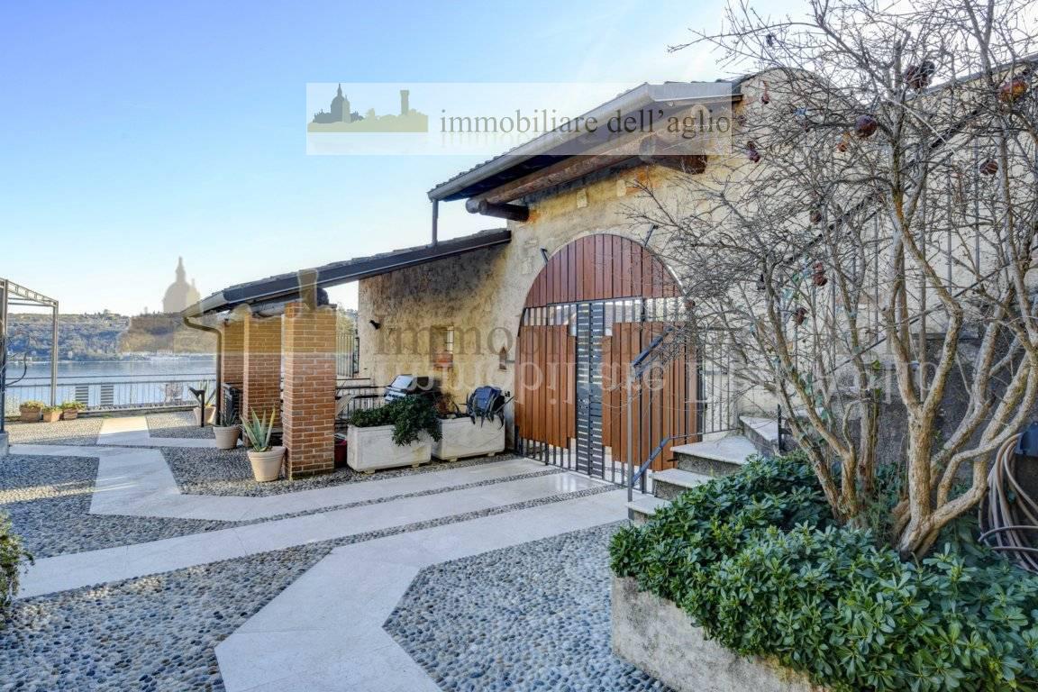 Attico vista lago a Sal�