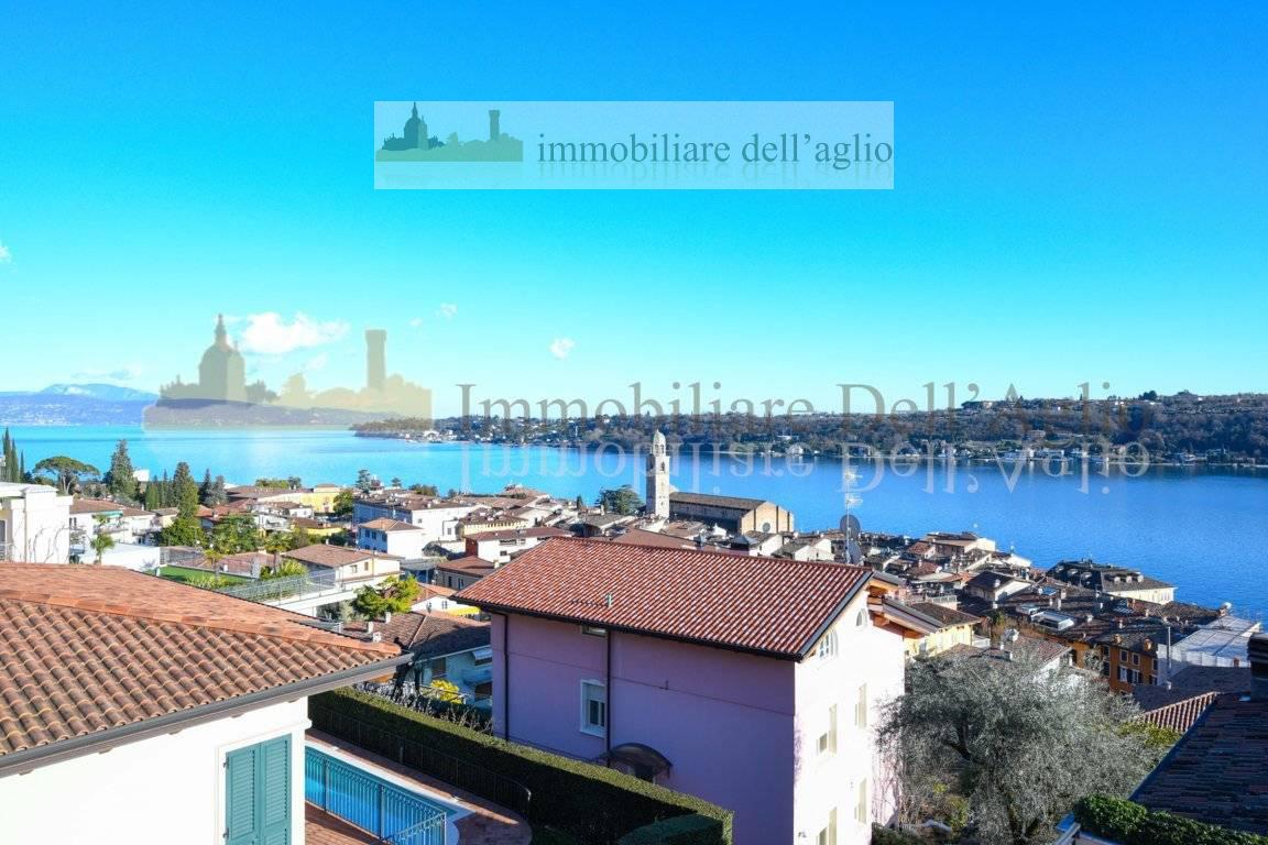 Attico vista lago a Sal�