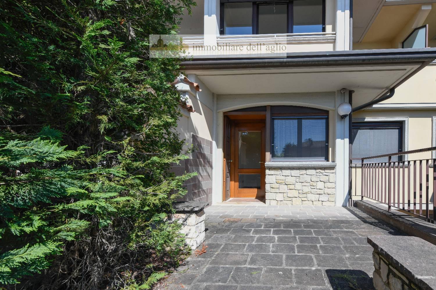 Villa con giardino a Padenghe sul Garda