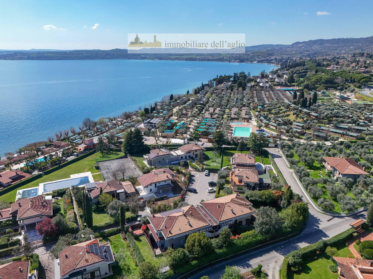 Villa con giardino a Padenghe sul Garda