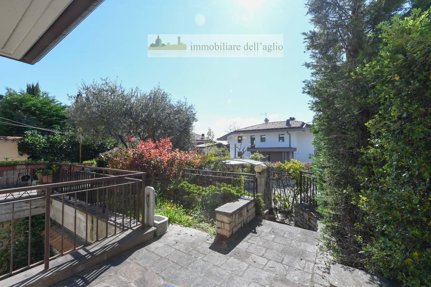 Villa con giardino a Padenghe sul Garda
