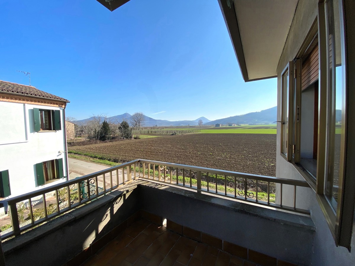 Casa indipendente con box a Lozzo Atestino