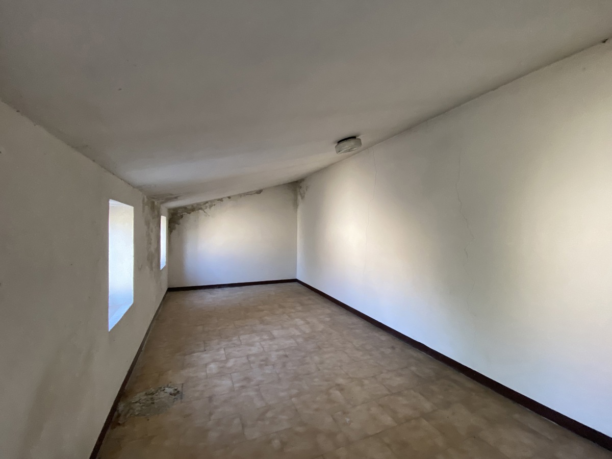 Villa da ristrutturare a Ospedaletto Euganeo