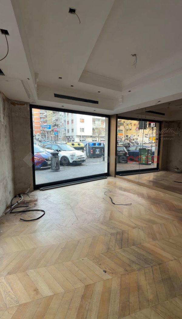 Negozio in affitto a Roma