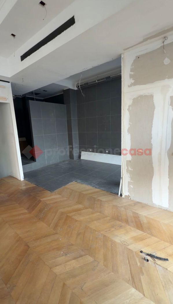 Negozio in affitto a Roma