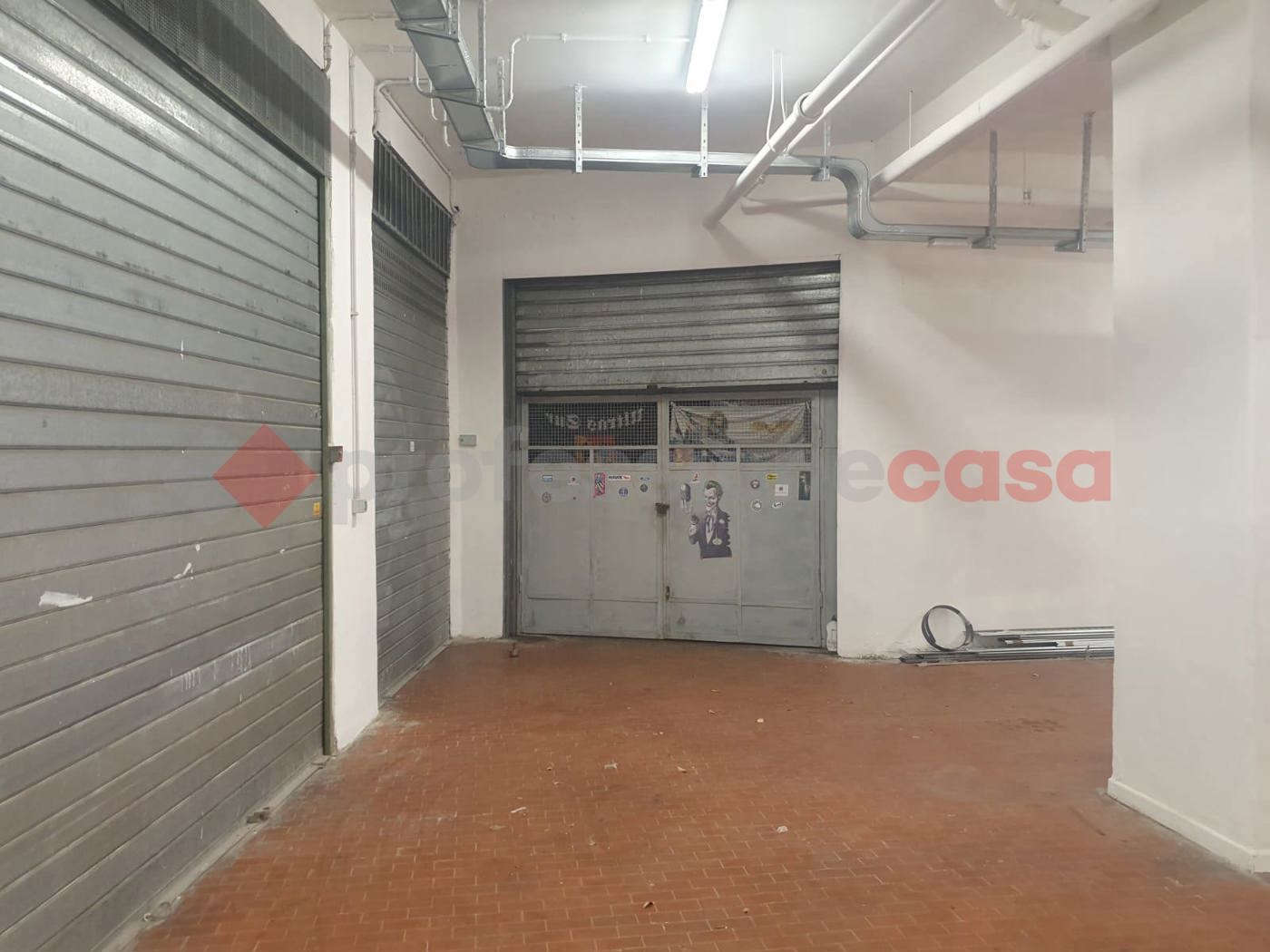 Box/Garage 23mq in vendita a Roma