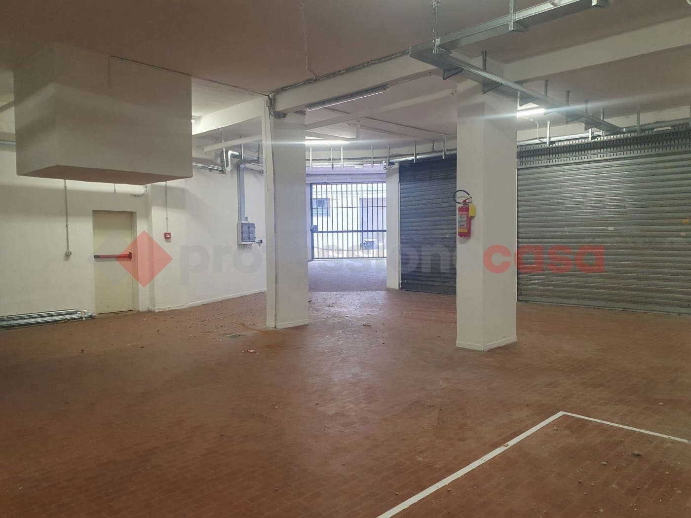 Box/Garage 44mq in vendita a Roma