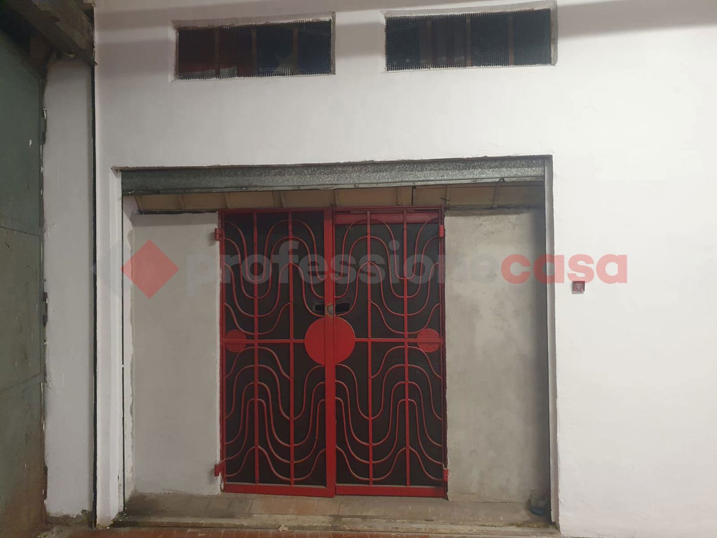 Box/Garage 44mq in vendita a Roma