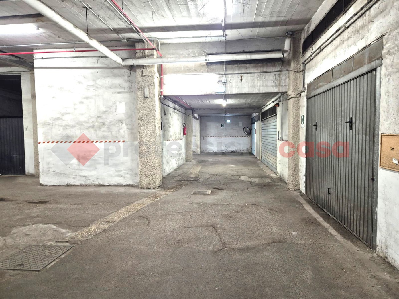 Box/Garage 27mq in vendita a Roma