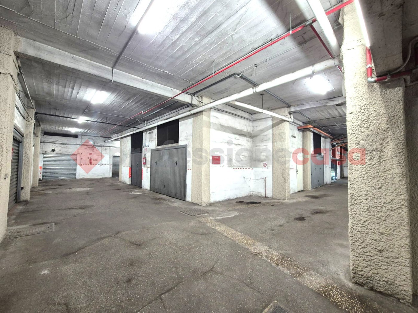 Box/Garage 27mq in vendita a Roma