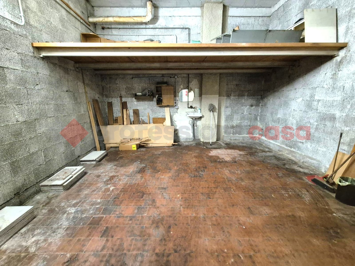 Box/Garage 27mq in vendita a Roma