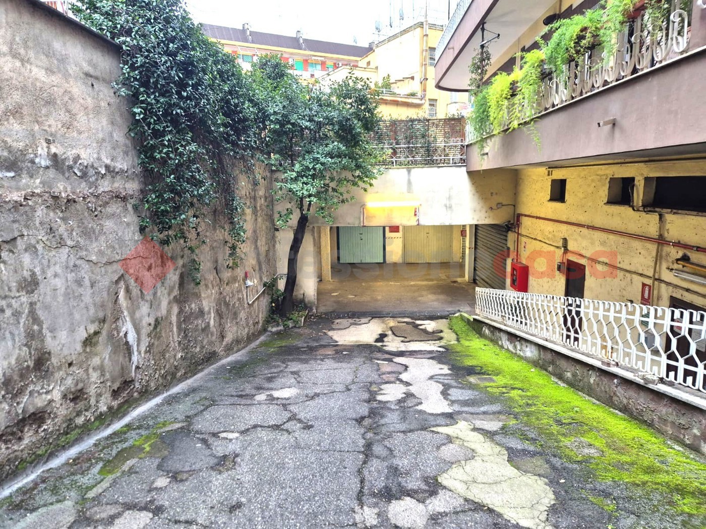 Box/Garage 27mq in vendita a Roma
