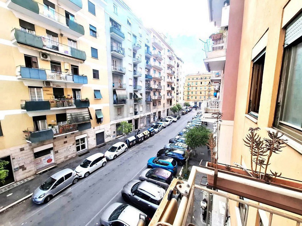 Quadrilocale arredato in affitto a Roma