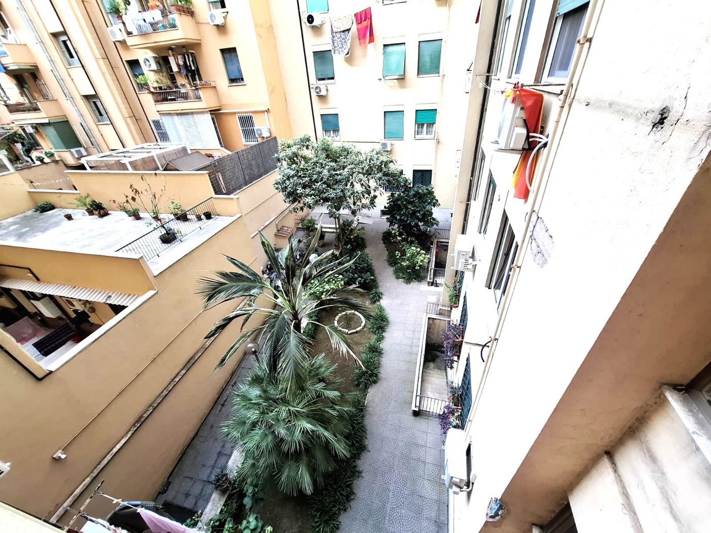Quadrilocale arredato in affitto a Roma