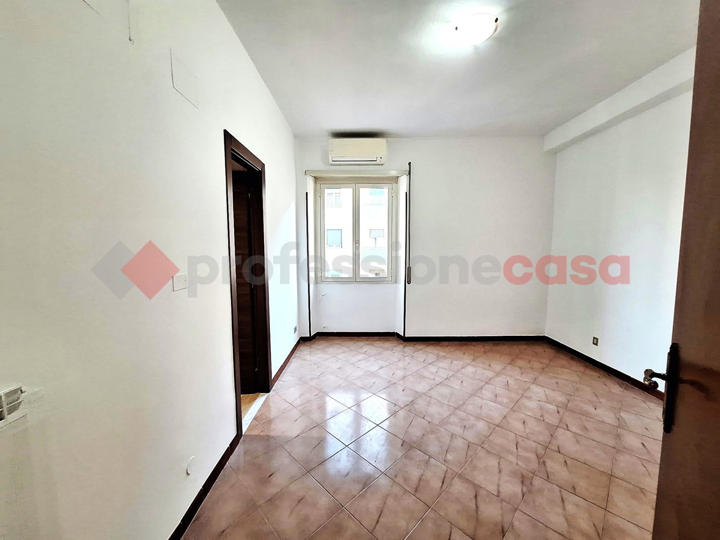 Quadrilocale arredato in affitto a Roma