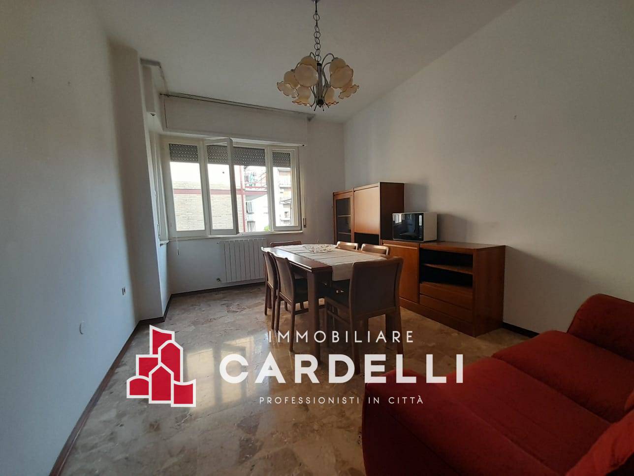 Appartamento con terrazzo, Morrovalle centro