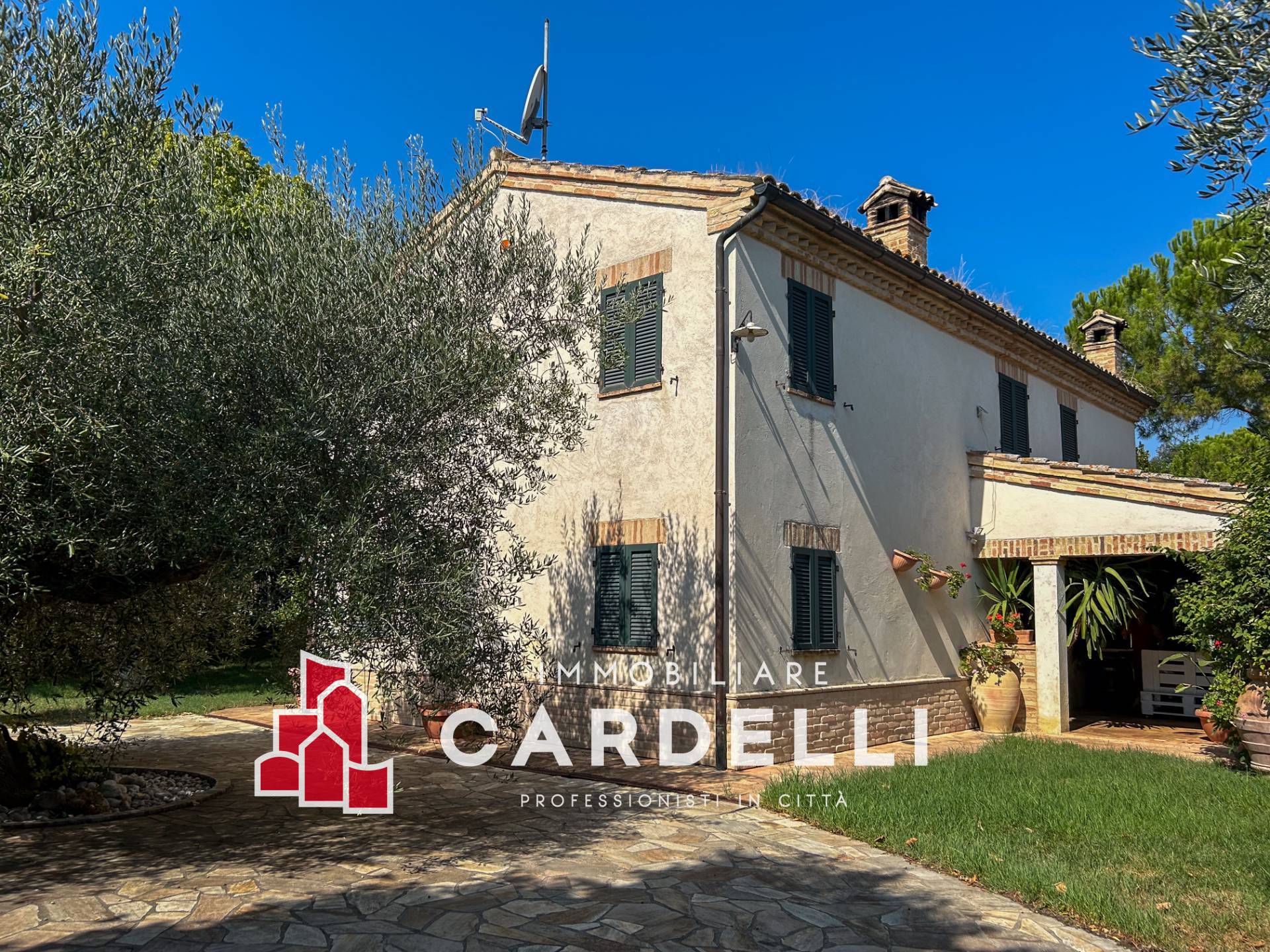 Villa in vendita a Montelupone, CAMPAGNA