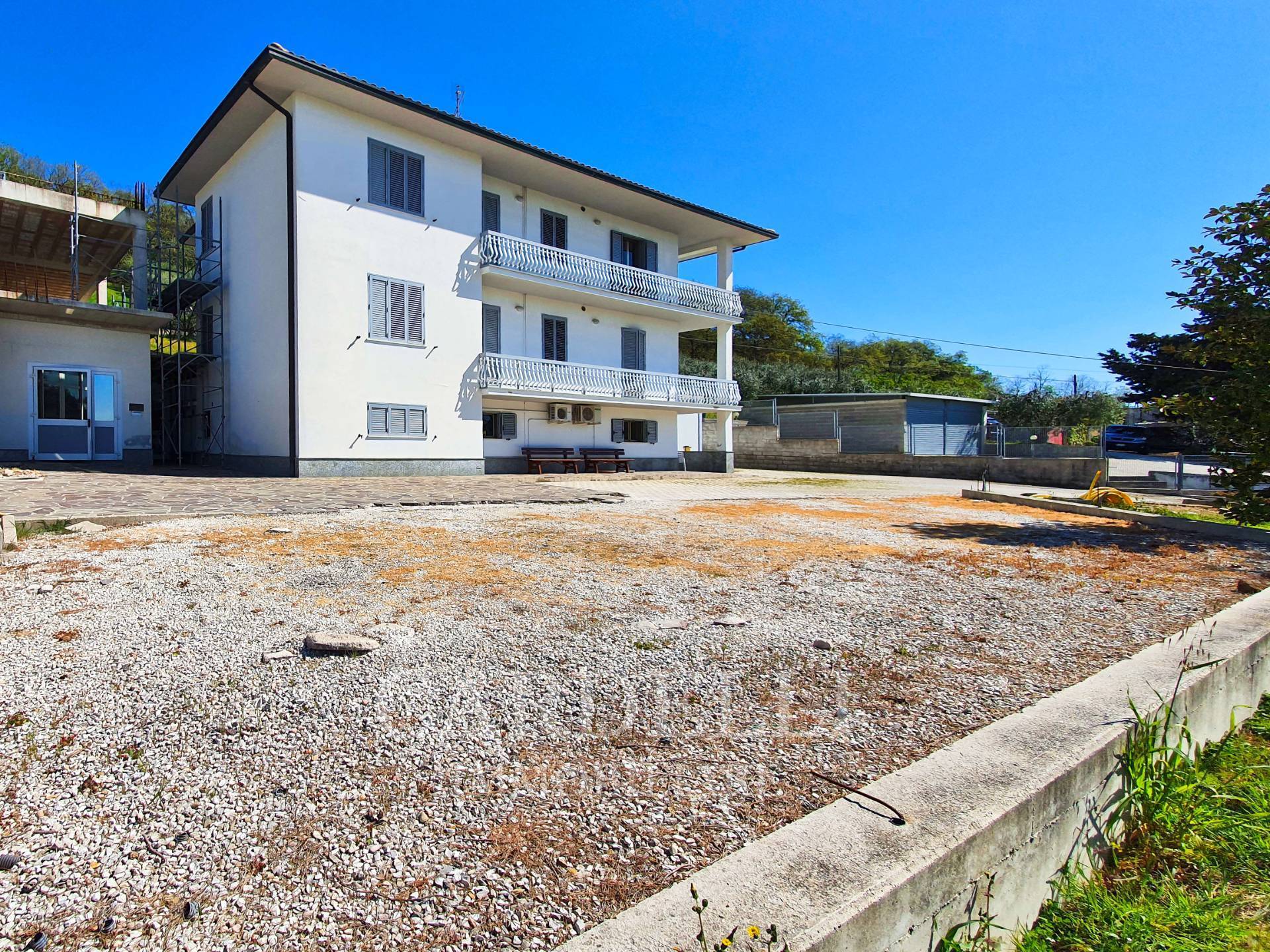 Casa cielo-terra in vendita a Montecosaro