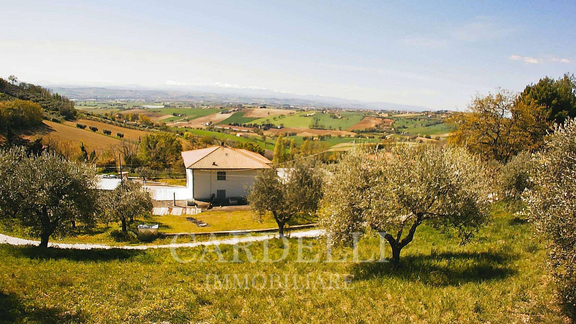 Casa cielo-terra in vendita a Montecosaro