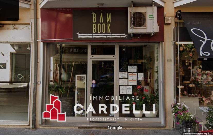 Locale commerciale in vendita a Civitanova Marche, Centro