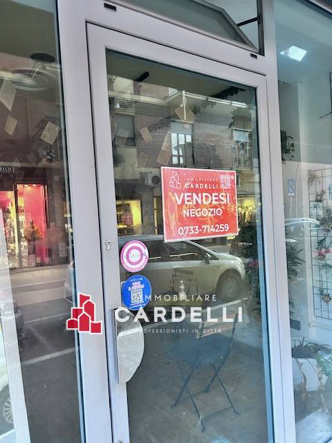 Locale commerciale in vendita a Civitanova Marche, Centro