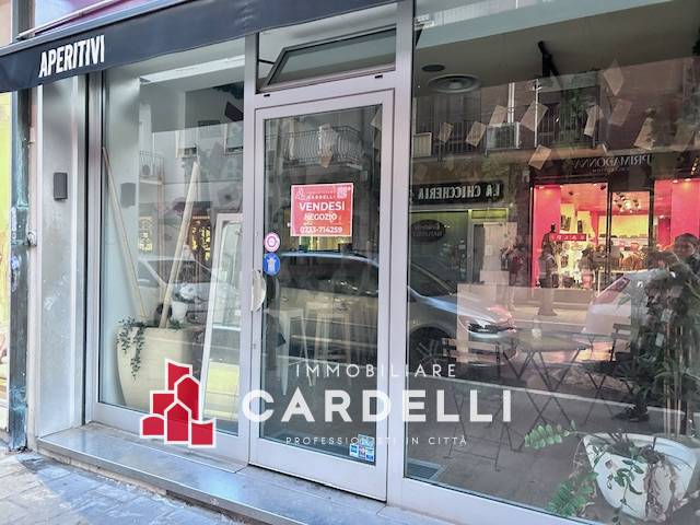 Locale commerciale in vendita a Civitanova Marche, Centro