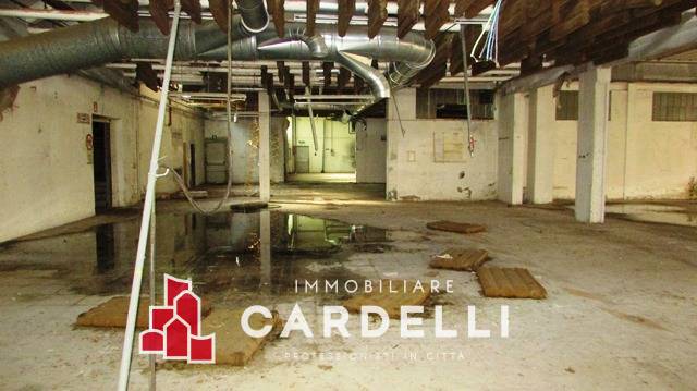 Capannone in vendita a Treia