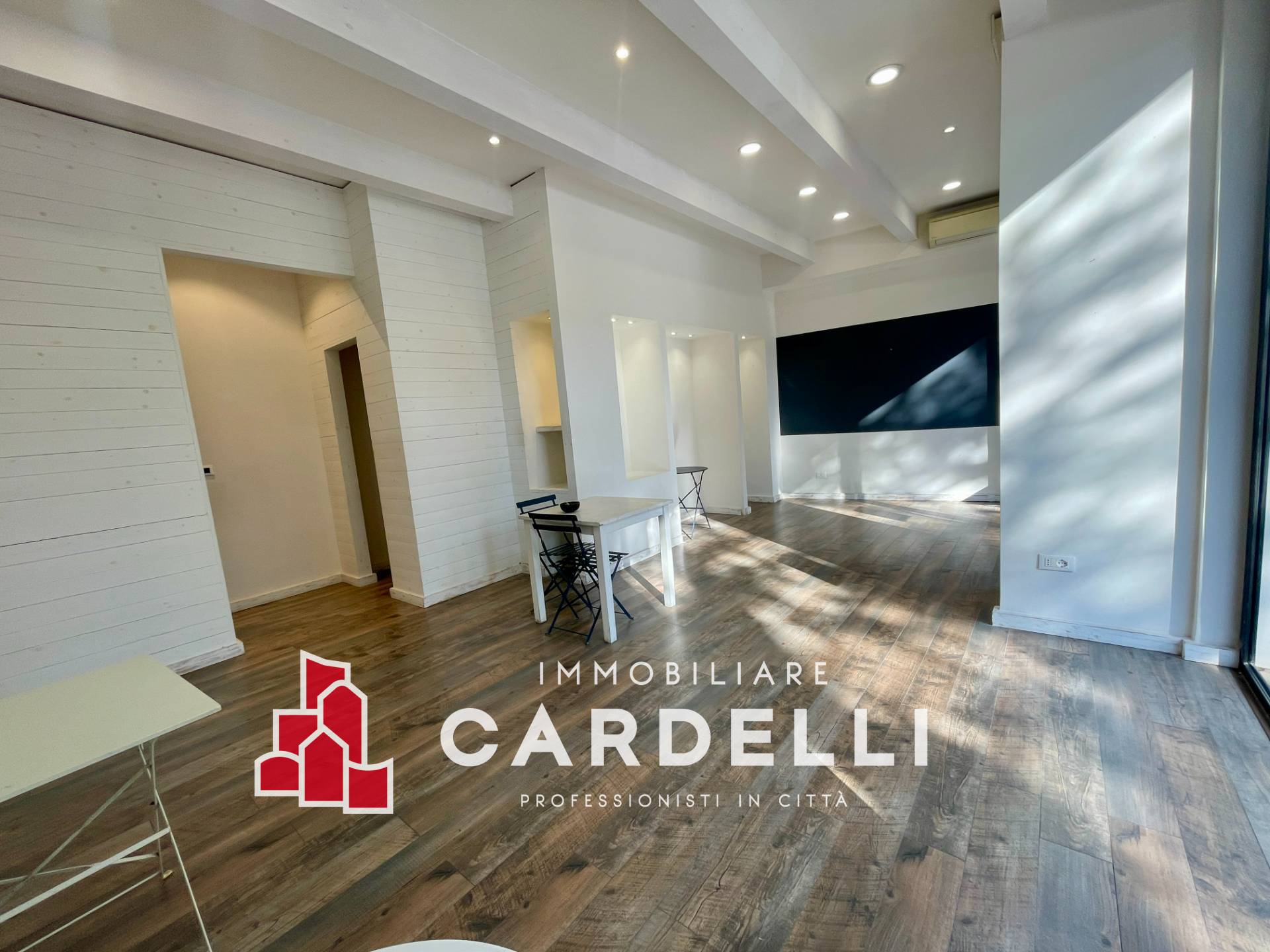 Locale commerciale in affitto a Civitanova Marche