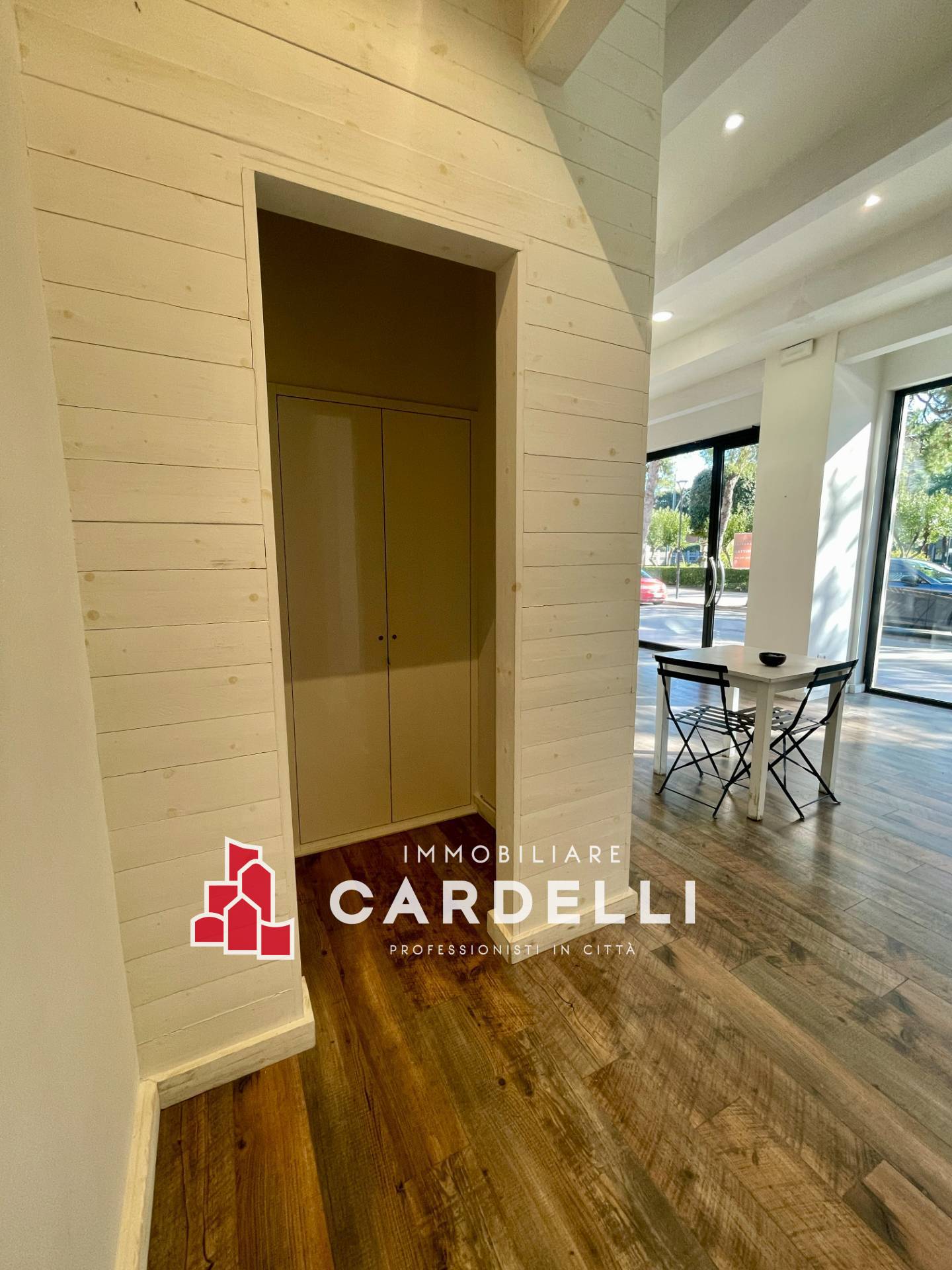 Locale commerciale in affitto a Civitanova Marche