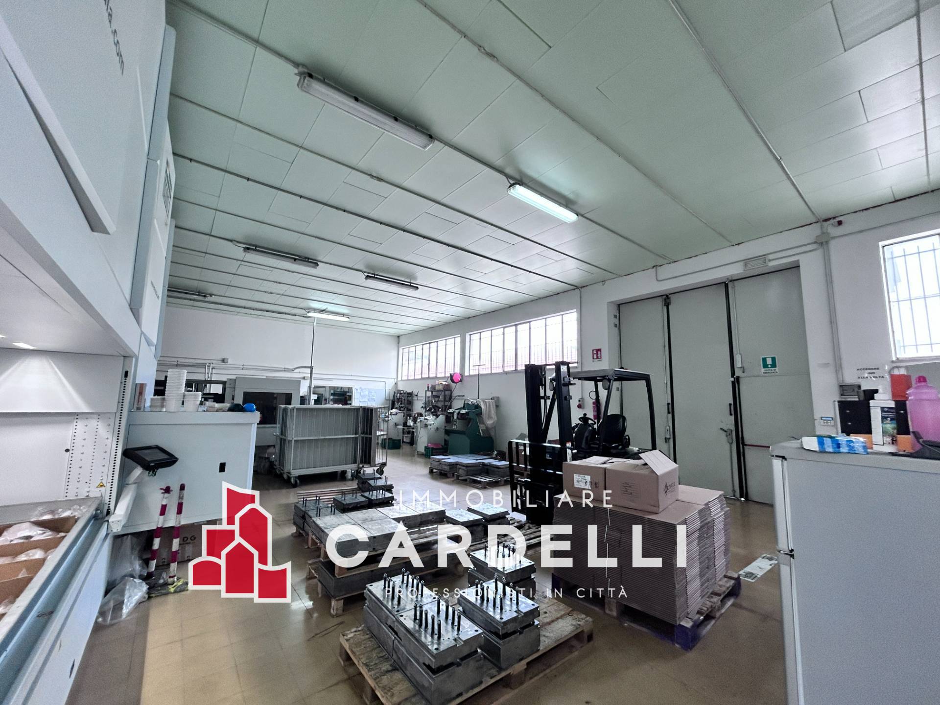 Capannone in vendita a Civitanova Marche, Zona Industriale A