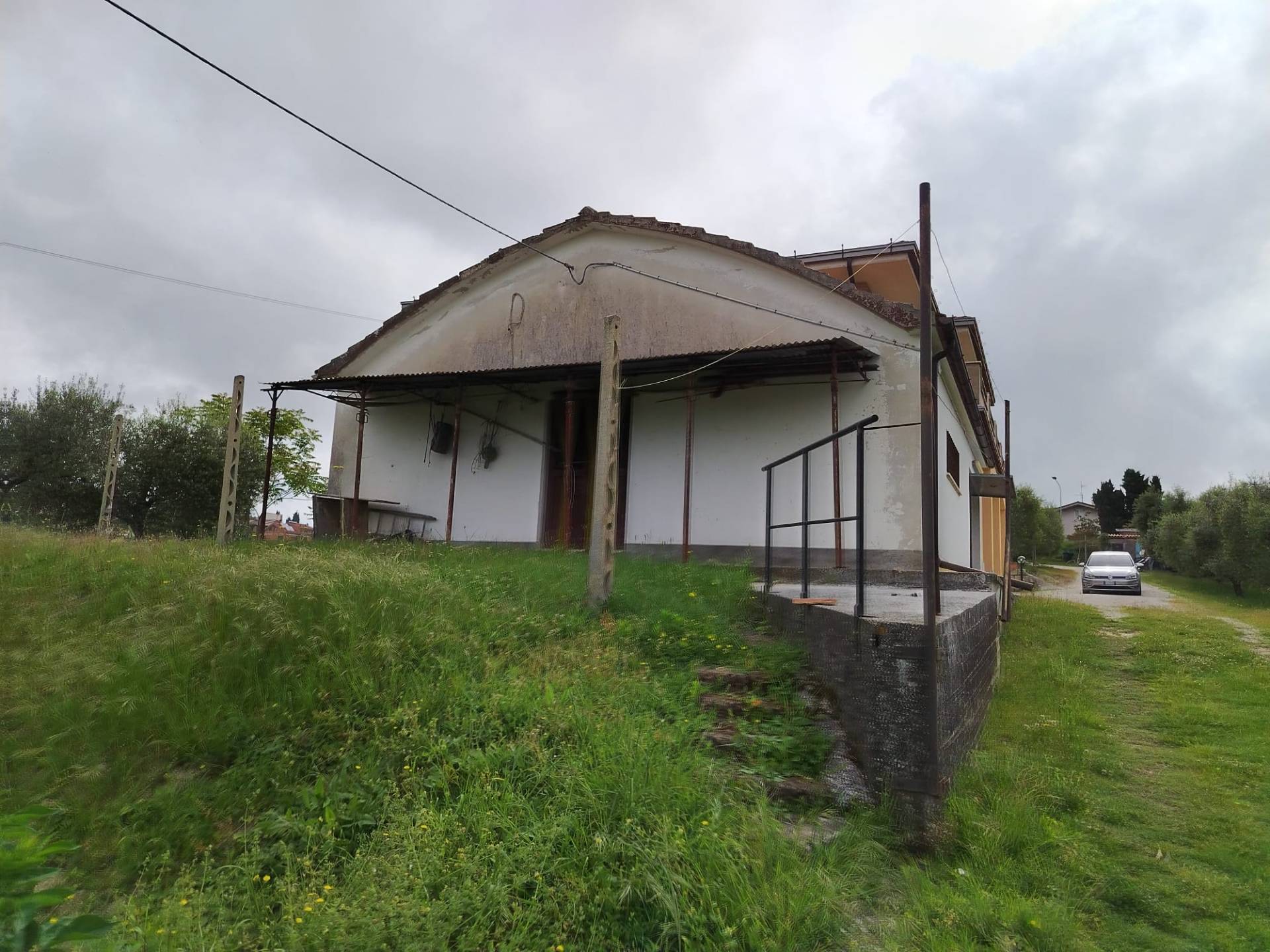 Casa colonica in vendita a Montottone