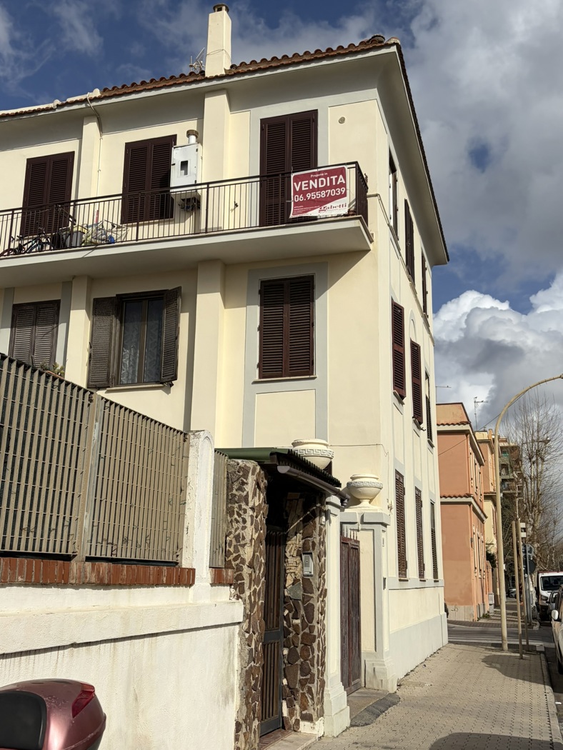 Bilocale vista mare a Ladispoli