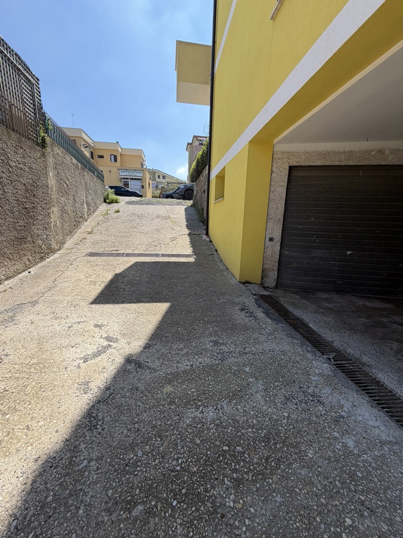 Box/Garage 37mq in vendita a Cerveteri