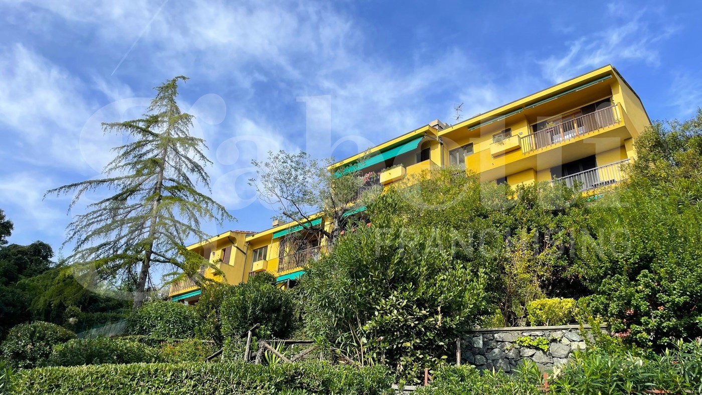 Trilocale con box a Arenzano